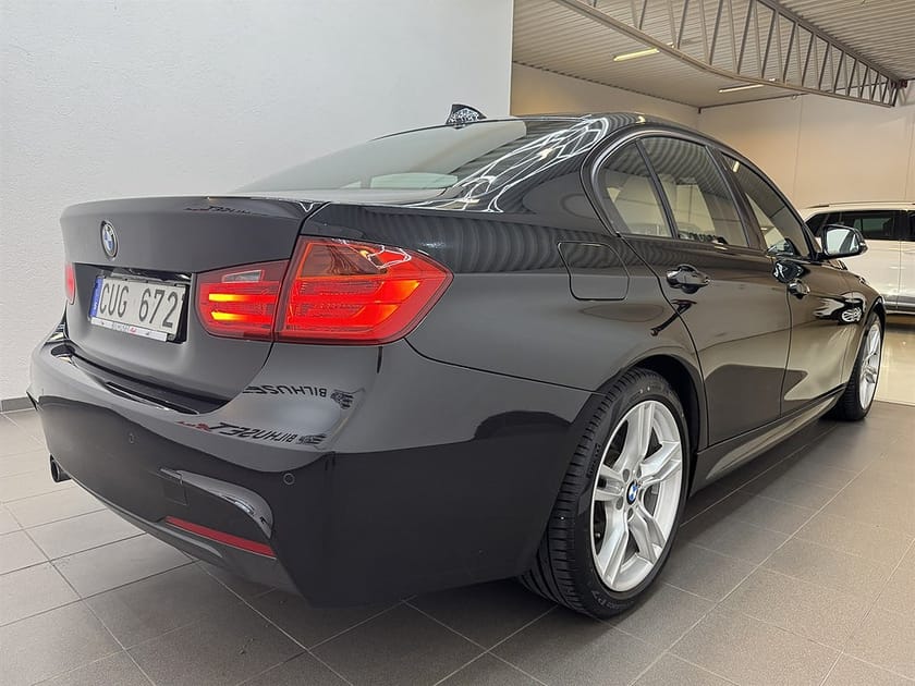 Bild 2 av BMW 328i xDrive Sedan 328 245hk M-Sport T-lucka/Kamera/Navi/Läder