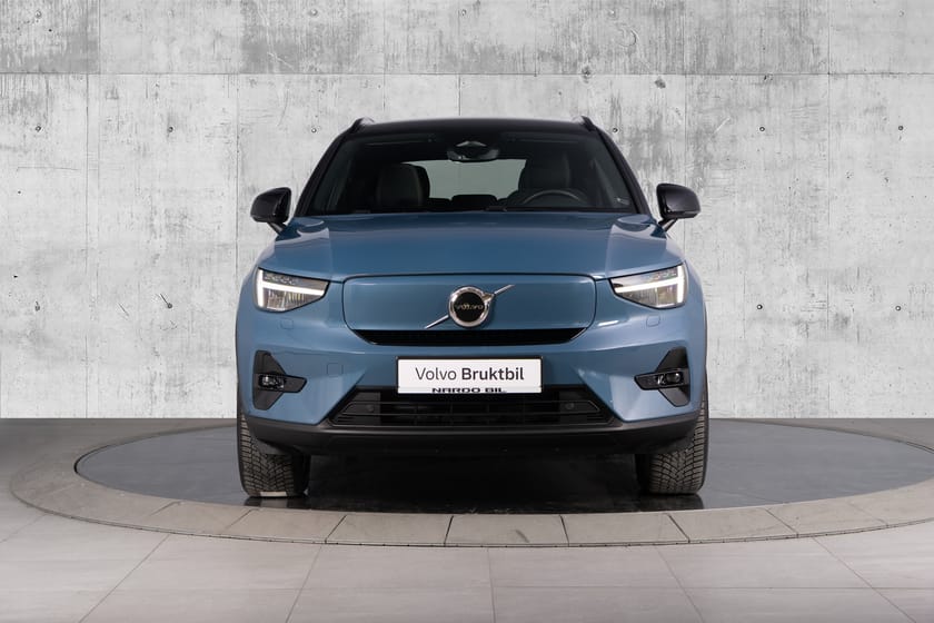 Bilde 4 av Volvo XC40 Recharge Twin motor Plus 408 hk. Varmepumpe/VOC/Krok/Induktiv lader