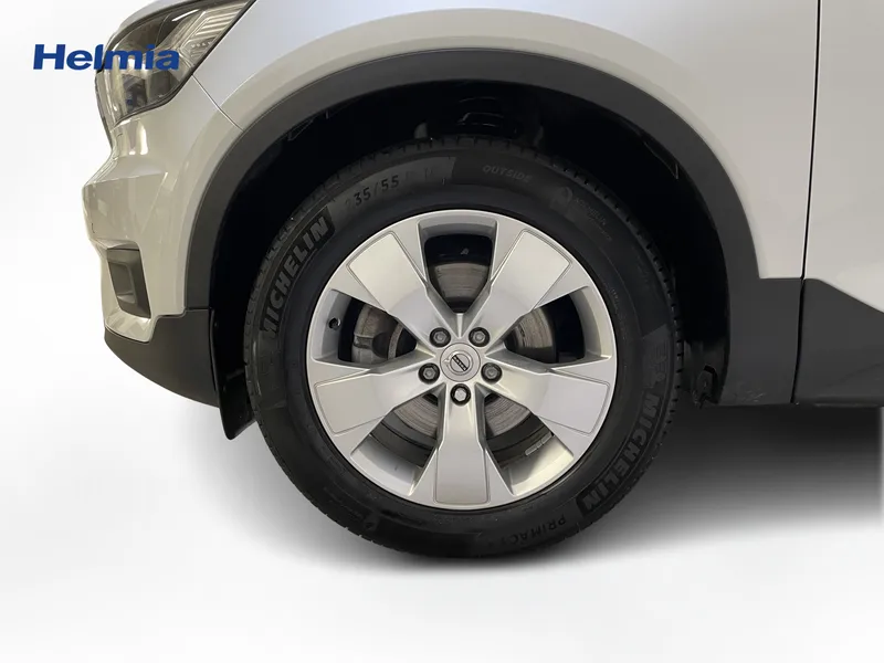 Bild 9 av 15 – Volvo XC40 B4 FWD Bensin Momentum Advanced Edt