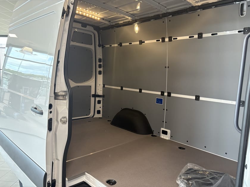 Bild 5 av Mercedes-Benz eSprinter 314 81 kWh SKÅP A2 SELECT | Fria Vinterhjul