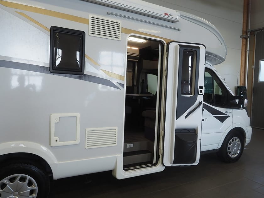 Bild 5 av Caravans International Campervan Ford Ci Magis 84 XT 160hk Automat Långbädd Markis Taksäng Solcell