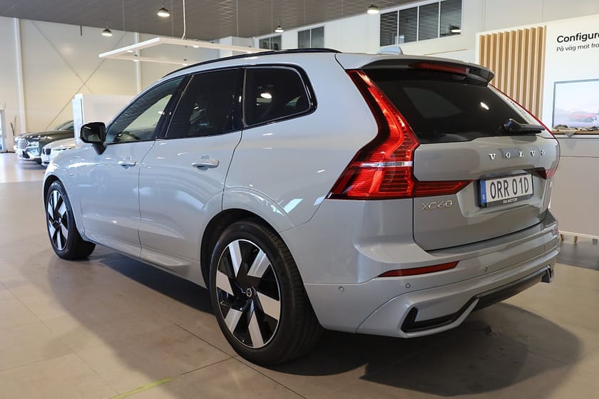 Bild 3 av Volvo XC60 Recharge T6 AWD AUT Ultimate Dark Pano H&K Orrefors