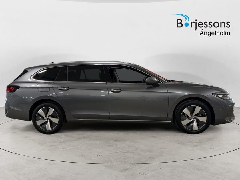 Bild 2 av Volkswagen Passat Sportscombi 1.5 eTSI 150 HK DSG Drag Värm