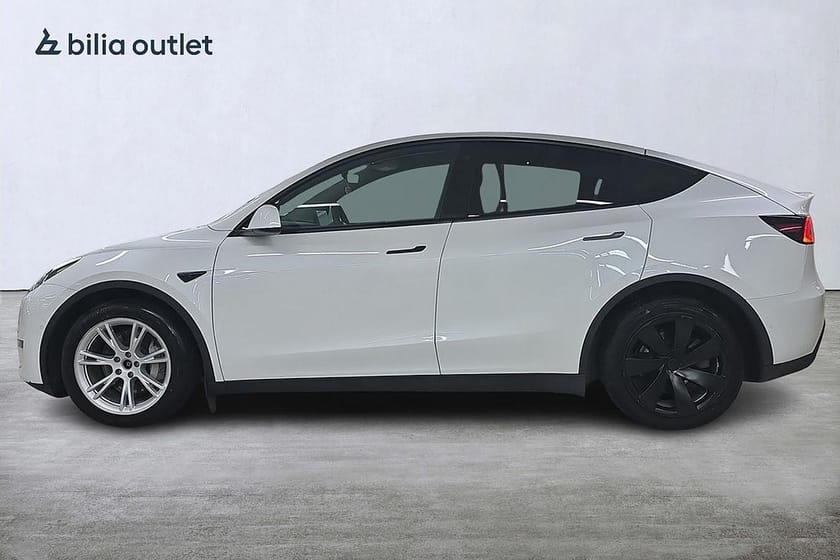 Bild 4 av Tesla Model Y Long Range AWD Dragkrok Backkamera Panorama Moms