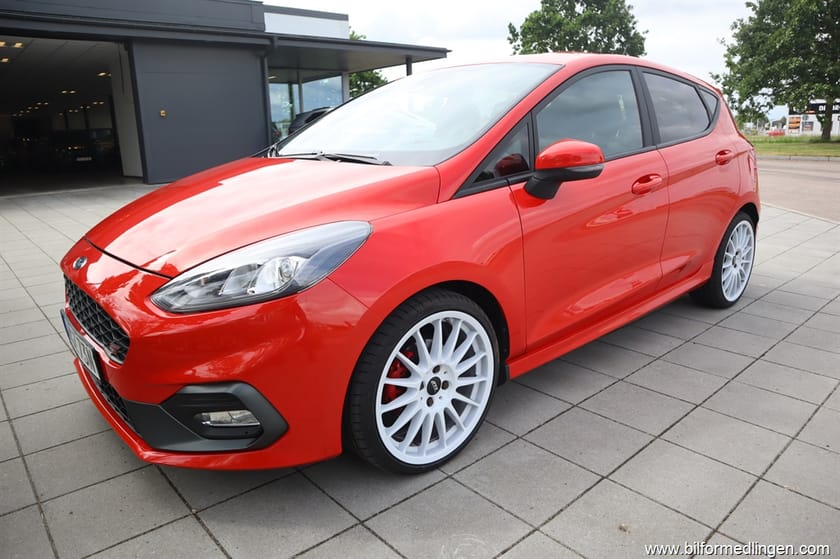 Bild 2 av Ford Fiesta ST 1.5T EcoBoost FWD 200hk B&O ljud Recaro stolar