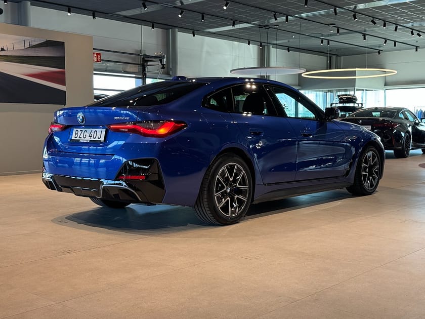 Bild 4 av BMW i4 xDrive40 Gran Coupé M Sport Drag Rattvärme