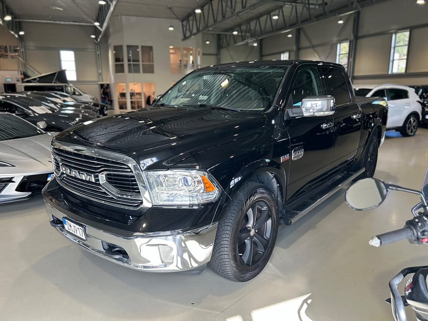 Bild 1 av RAM 1500 Crew Cab 5.7 HEMI TorqueFlite Longhorn Lock / Alpine