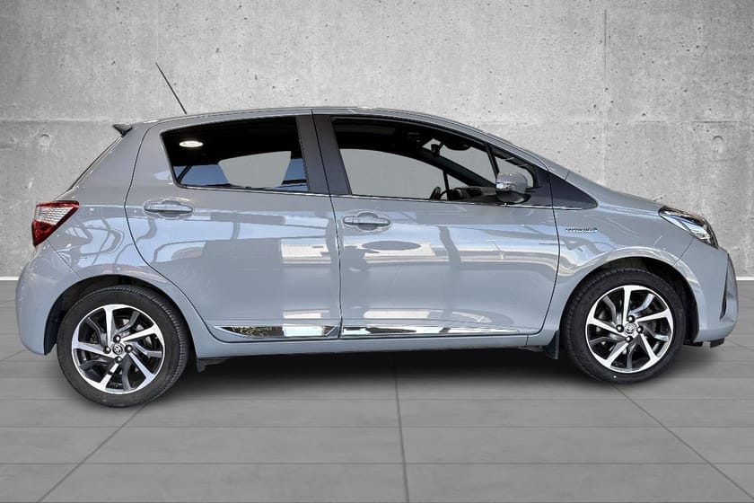 Bilde 4 av Toyota Yaris Hybrid Style  Glasstak.
