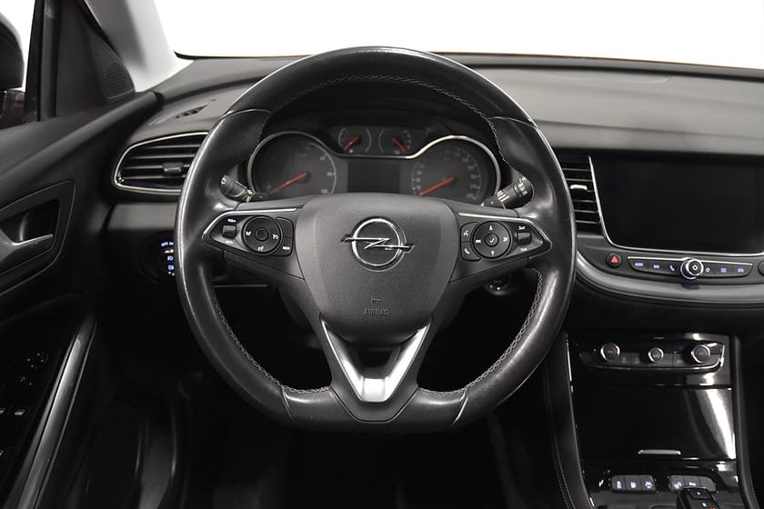 Bild 2 av Opel Grandland Hybrid4 300 Plug-in AWD Ultimate P-värm Navi B-kam Dragkrok