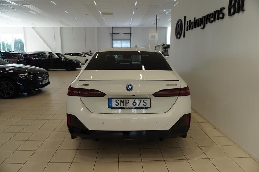 Bild 5 av BMW 550e xDrive Sedan M-Sport Pro Comfort 490hk