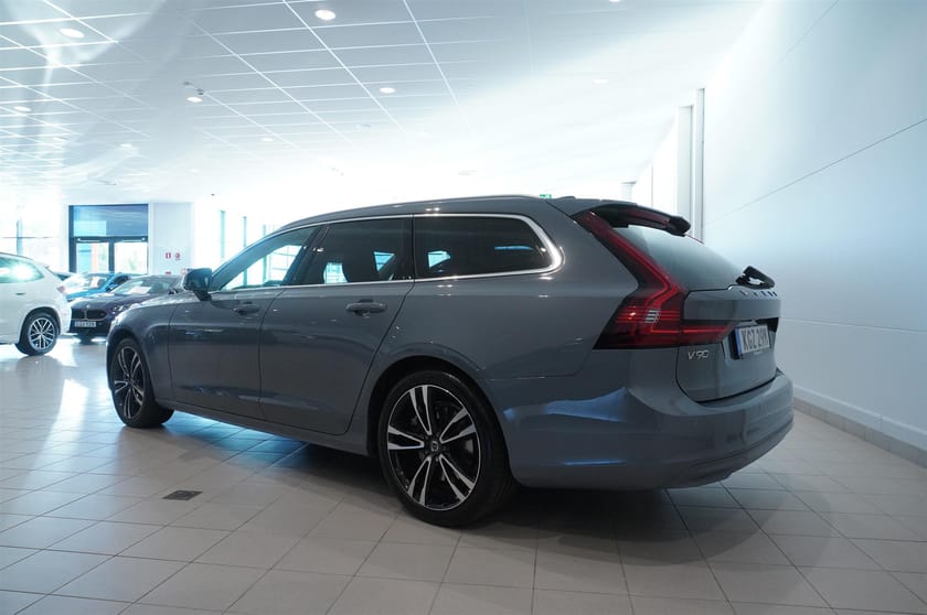 Bild 3 av Volvo V90 B4 Momentum Advanced Drag Navi Värmare VoC