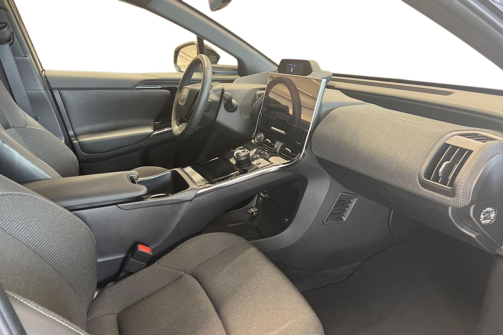 Toyota bZ4X AWD Style Elstolar 2023, bild 6/10