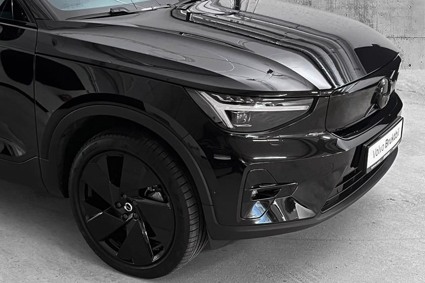 Bilde 2 av Volvo EX40 Twin Motor Performance P Ultra Perf Black Edt KROK|PANO|20"|PIXEL|360|H&K