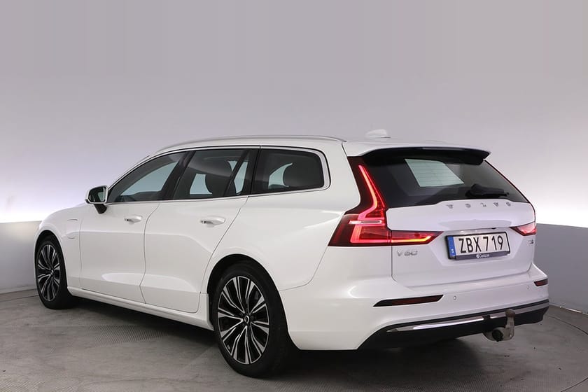 Bild 4 av Volvo V60 Recharge T6 AWD Core Bright Drag Kamera BLIS Navi