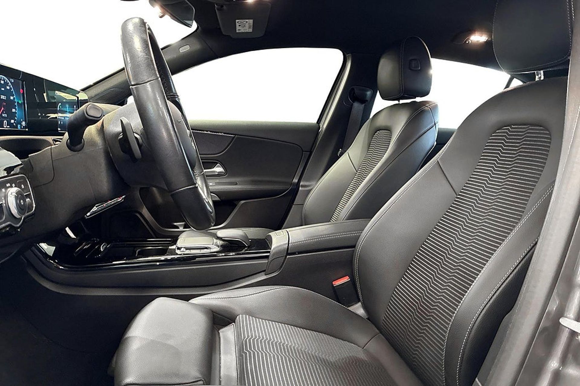 Mercedes-Benz A 180 2020, bild 7/10