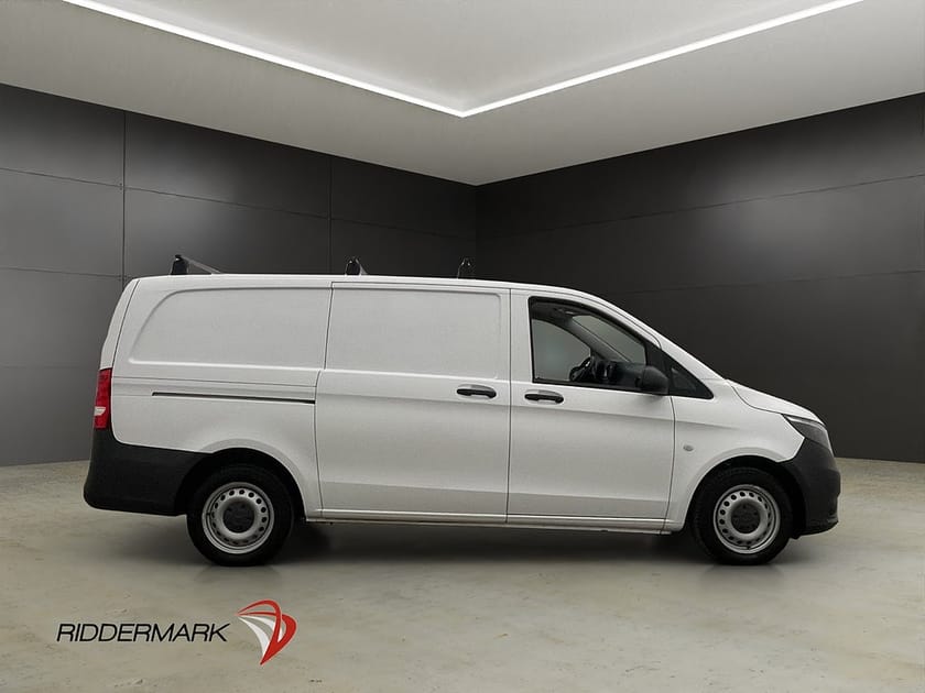 Bild 2 av Mercedes-Benz Vito 110 CDI 2.8t L2 110CDI Värm Drag 3-Sits B-Kamera Moms