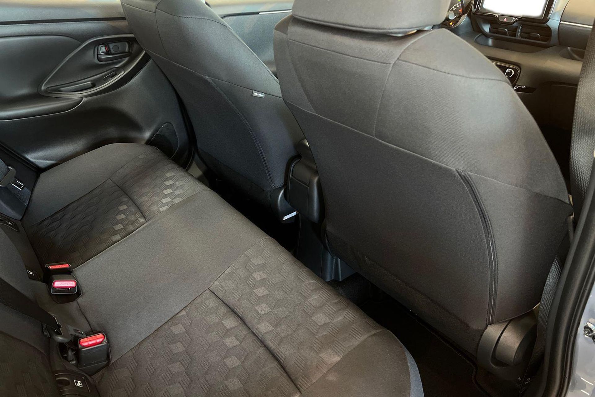 Toyota Yaris Hybrid 115 2026, bild 7/10