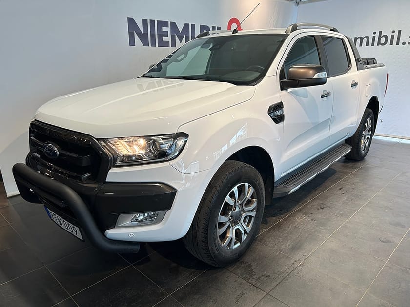 Bild 4 av Ford Ranger Dubbelhytt 3.2 TDCi 4x4 Flaklock MoK/Kamera/SoV