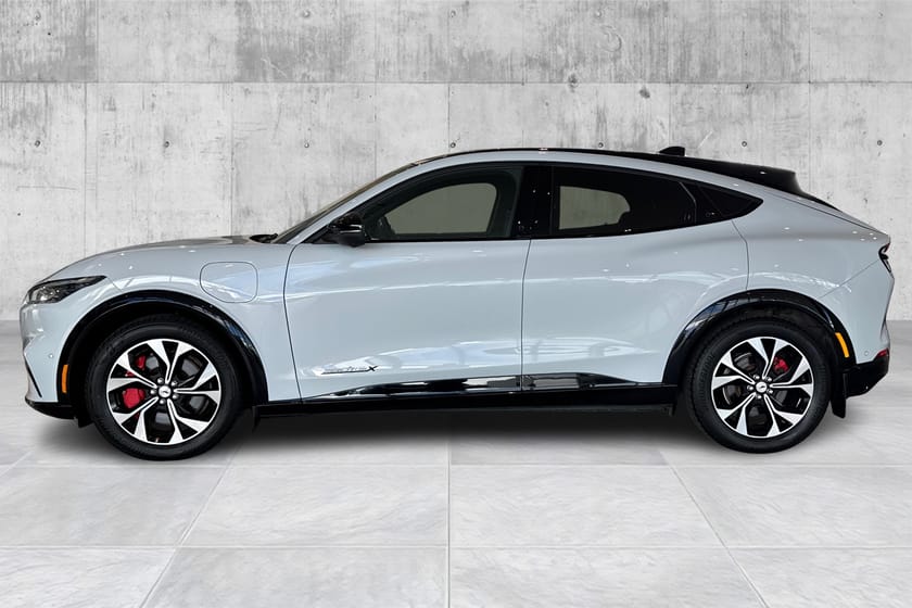 Bilde 2 av Ford Mustang Mach-E Long Range AWD Premium *Panorama*360Kamera*B&O*ACC*App