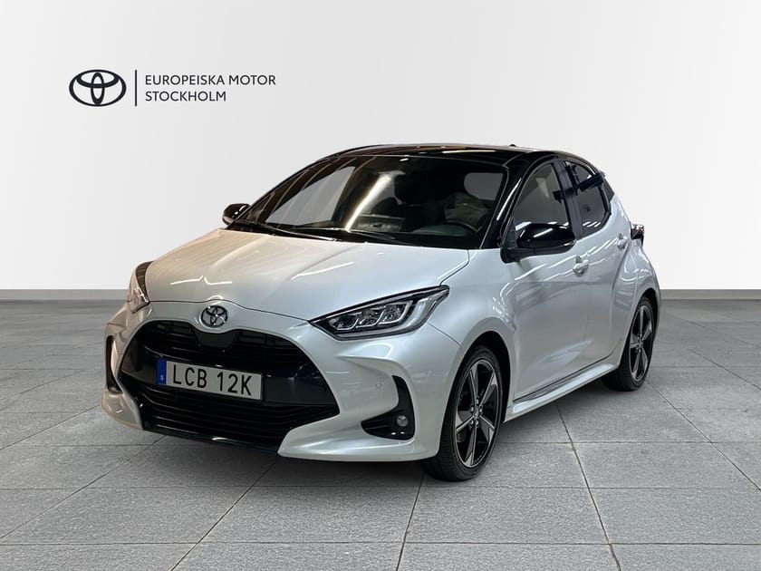 Bild 1 av Toyota Yaris Hybrid 130 1,5 HSD PREMIERE EDITION BI-TONE / HUD/JBL/V-Hjul