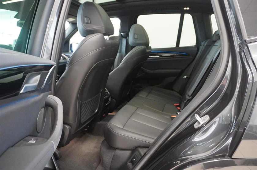 Bild 4 av BMW iX3 M Sport Charged Drag Tonade Rutor