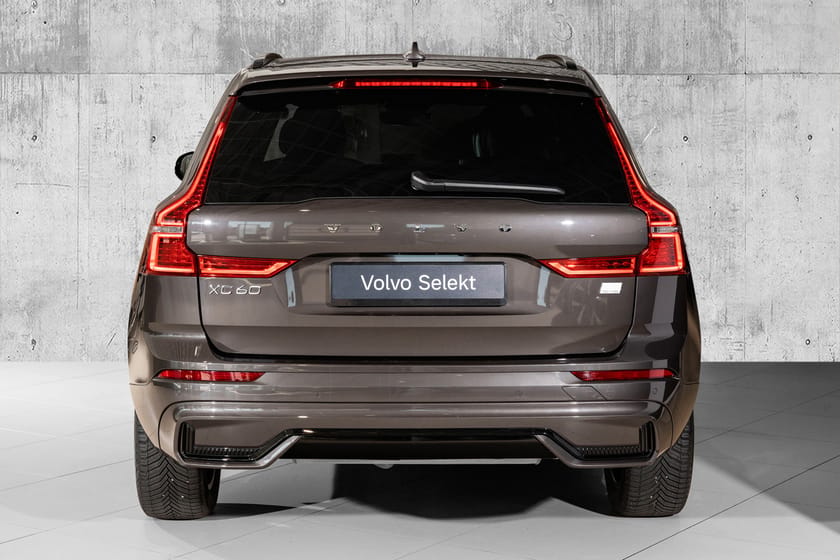 Bilde 4 av Volvo XC60 Recharge T6 Plus Dark | Krok | H&K | Skinn