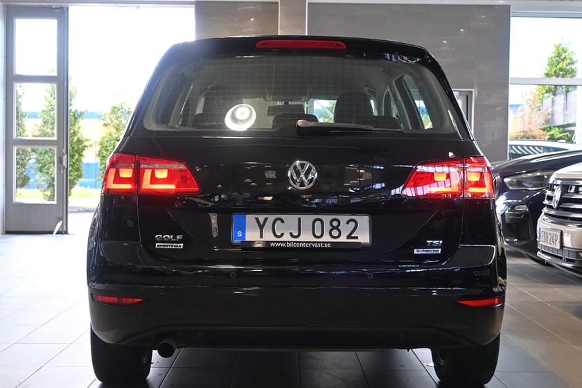 Bild 4 av Volkswagen Golf Sportsvan TSI 110 DSG7 Dragkrok Kamera