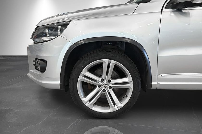 Bild 2 av Volkswagen Tiguan 1.4 TSI 160hk 4Motion R-Line Pano Drag Värmare B-kam