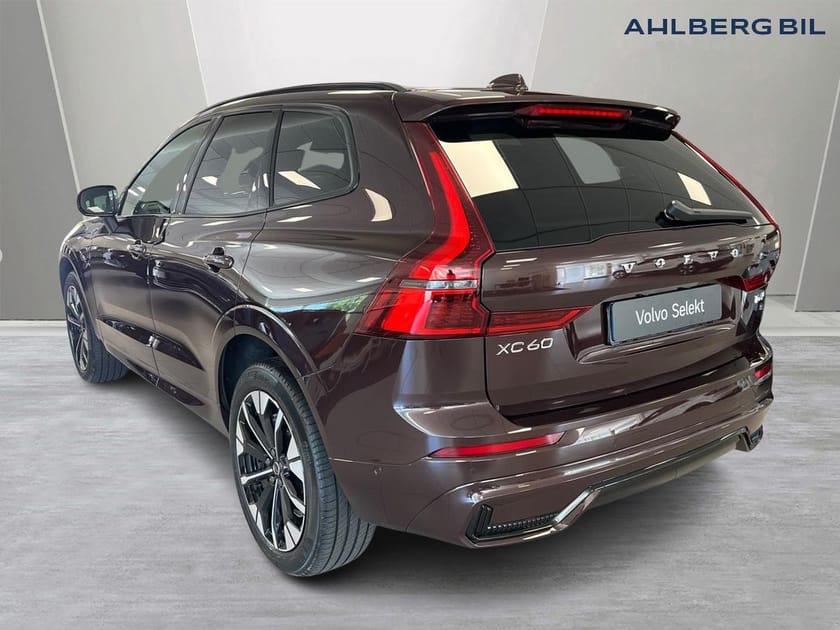 Bild 3 av Volvo XC60 T6 Plus Dark Nordic Edition 20" Parkeringskamera 360, Dragkrok Halvautomatisk, Harman Kardon, Apple Carplay