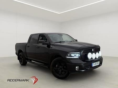 RAM 1500 Crew Cab Dodge 5.7 4x4 Classic Night Dragkrok Kamera Alpine