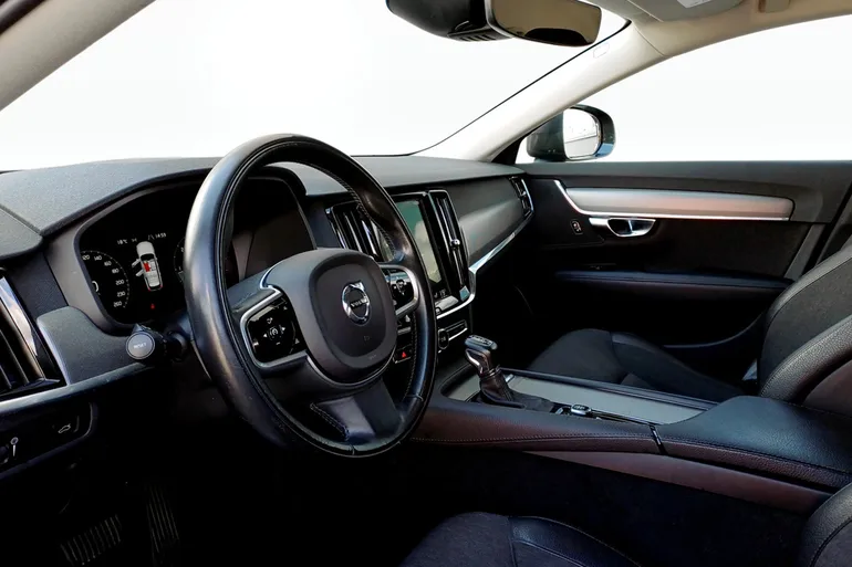 Volvo V90 Cross Country