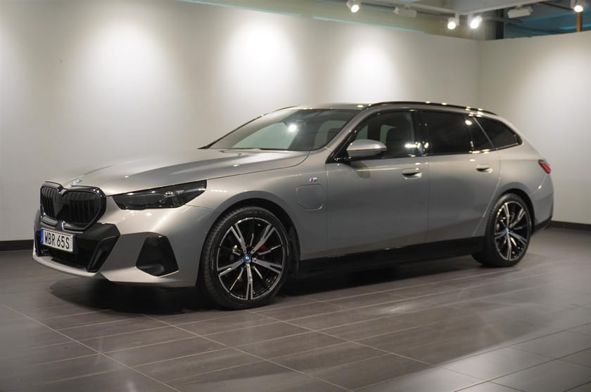Bild 2 av BMW 530e xDrive Touring M Sport Pro Bw Kamera 20 Drag