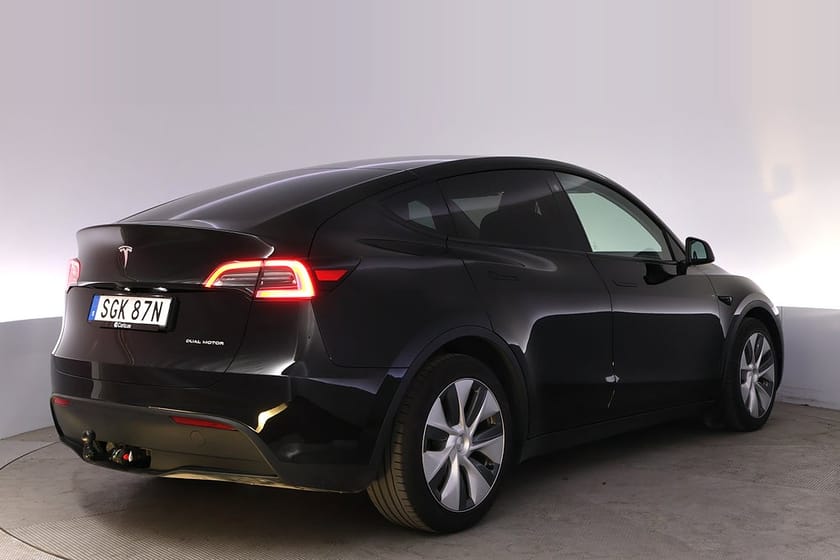 Bild 5 av Tesla Model Y Long Range AWD Autopilot Pano Drag