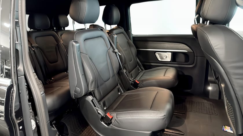 Bild 5 av Mercedes-Benz V 300d 4MATIC 3.2t 300 D LÅNG 4 MATIC /AVANTGARDE / AMG PAKET  " FIN SPEC"