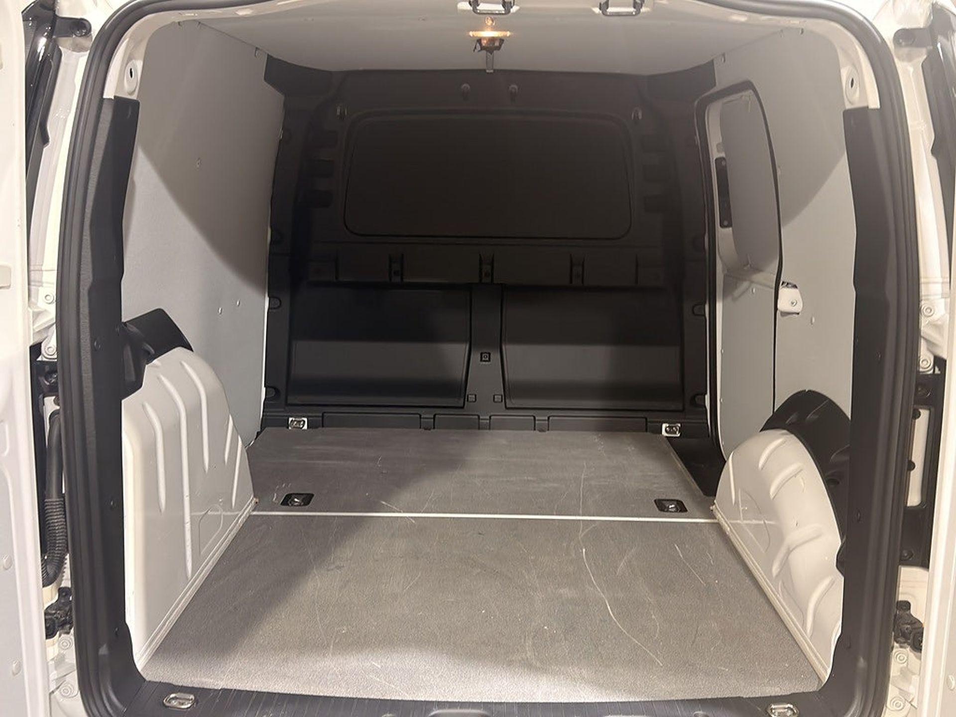 Volkswagen Caddy 2025, bild 7/10