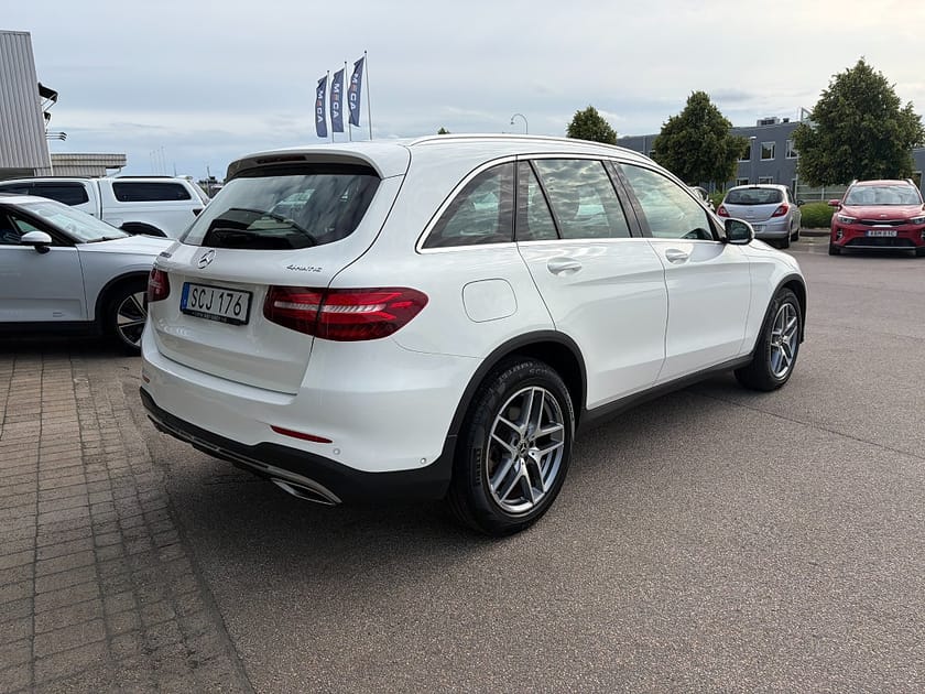 Bild 5 av Mercedes-Benz GLC 220 d 4MATIC 220d 9G-Tronic AMG, Panorama, Backkamera, Nav