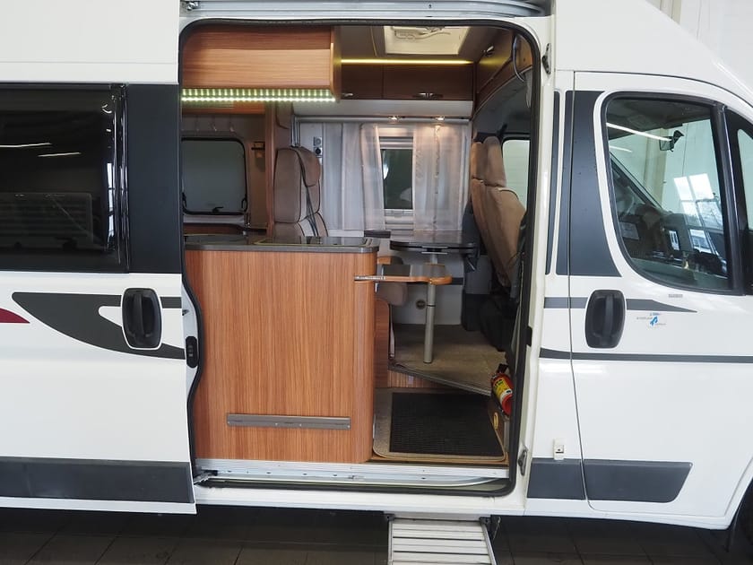 Bild 5 av Adria Mobil Twin SP 120hk | Markis | Dragkrok | Under 6m | Plåtis
