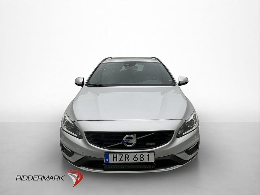 Bild 2 av Volvo V60 D4 AWD R-Design VOC T-Lucka Drag D-Värmare Navi