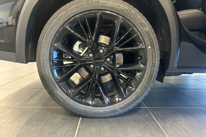 Lynk & Co 01 PHEV