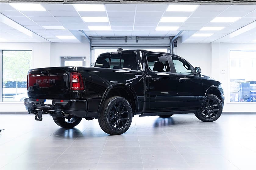 Bild 3 av RAM 1500 Crew Cab Laramie Night Premium 420HK | 4 750:-/mån
