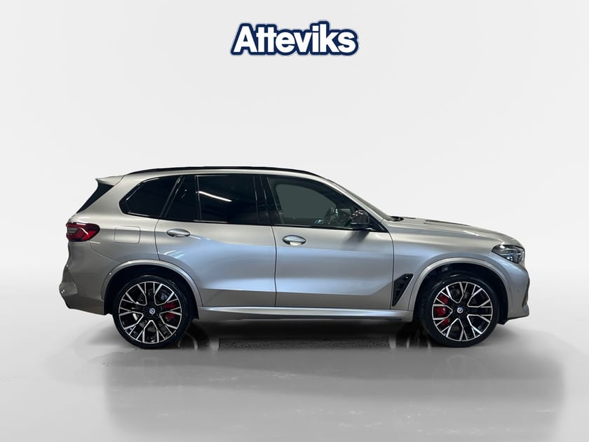 Bild 2 av BMW X5 M Competition Pano B&W Drag Laserlight DAP