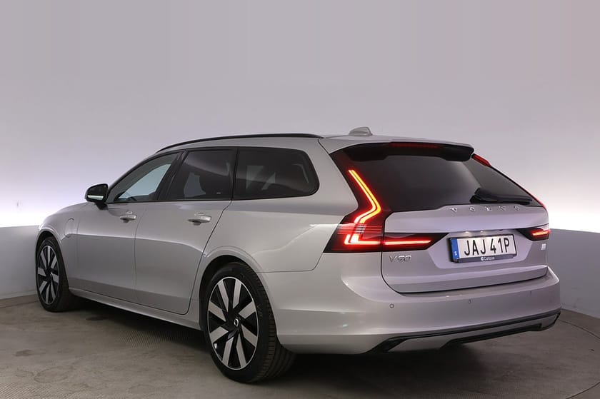 Bild 4 av Volvo V90 Recharge T6 AWD Plus Dark Drag Elstol Kamera