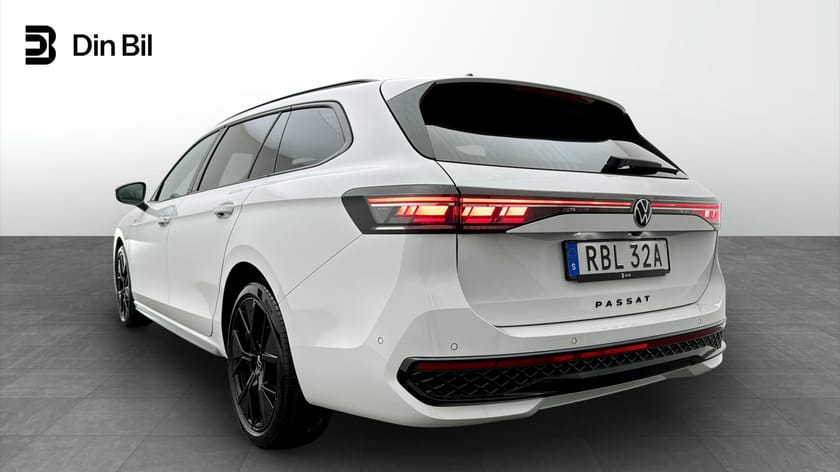 Bild 3 av Volkswagen Passat Variant eHybrid 272HK R-Line Black / Drag / Panorama