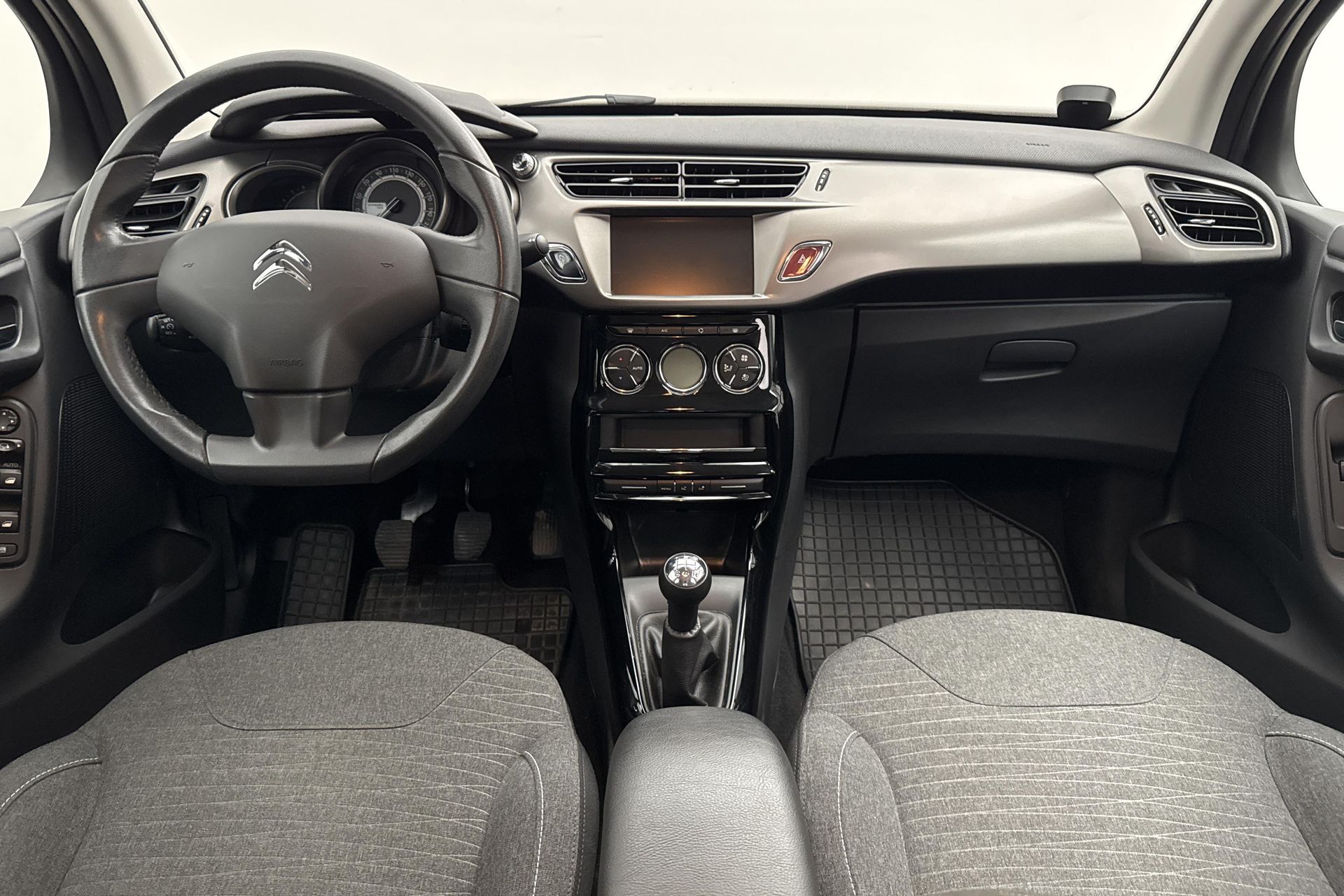 Citroen C3 1.2 PureTech VTi 82 2016, bild 7/10