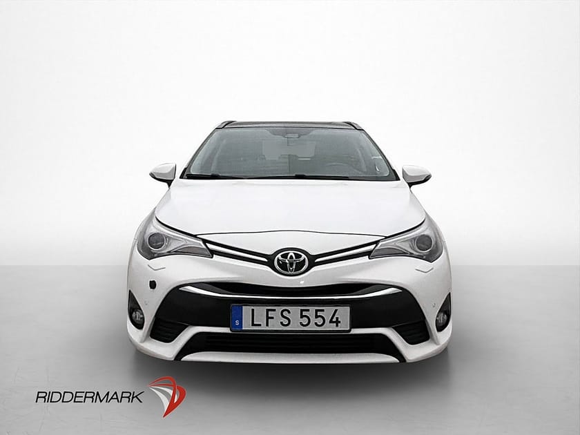 Bild 2 av Toyota Avensis Kombi 143hk Värmare Drag Kamera Pano Skinn