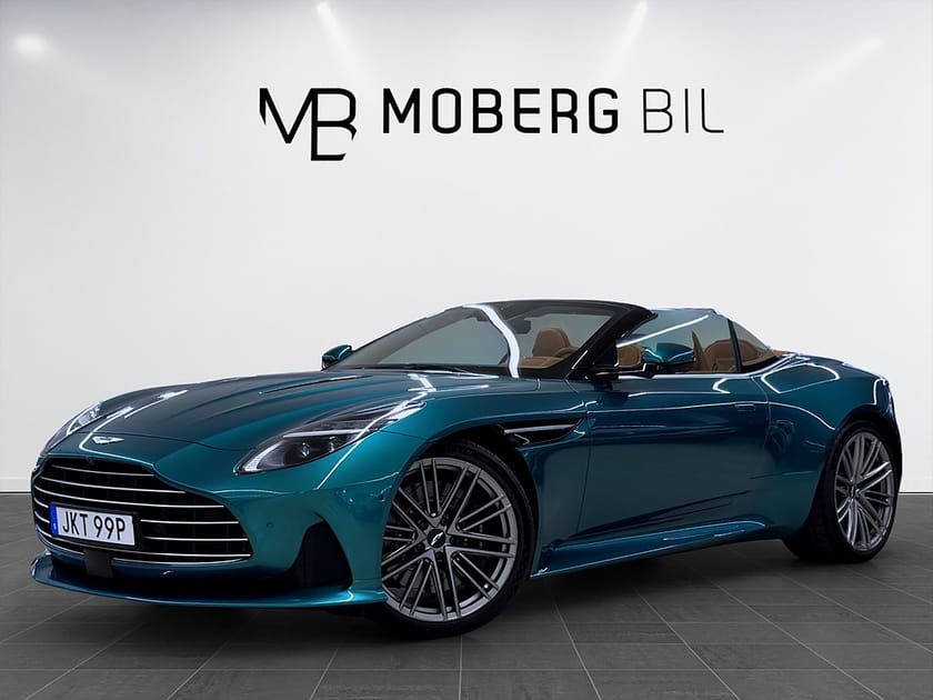 Bild 1 av Aston Martin DB12 Volante 4.0 V8 680hk Minotaur Green Inspire Comfort