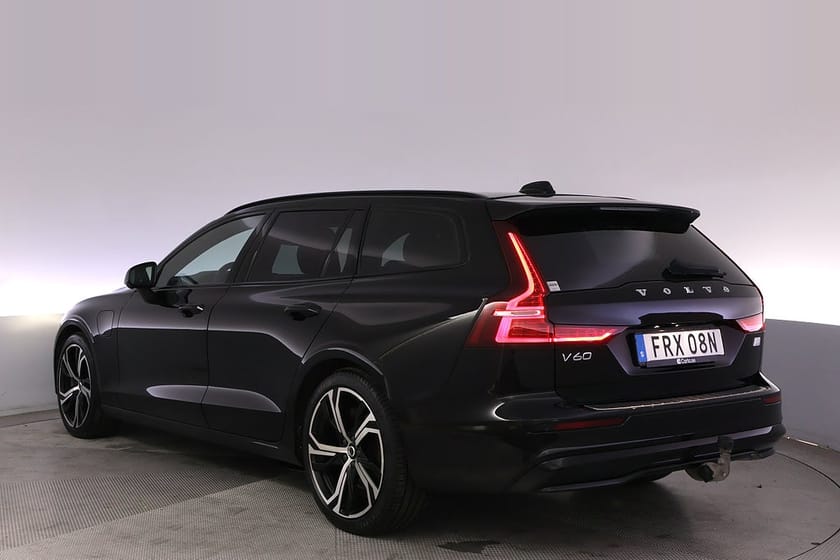 Bild 4 av Volvo V60 Recharge T6 AWD Ultimate Dark Pano B&W 360 Drag