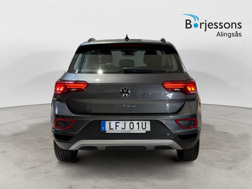 Bild 4 av Volkswagen T-Roc Life TSI 110hk Backkamera & Rattvärme
