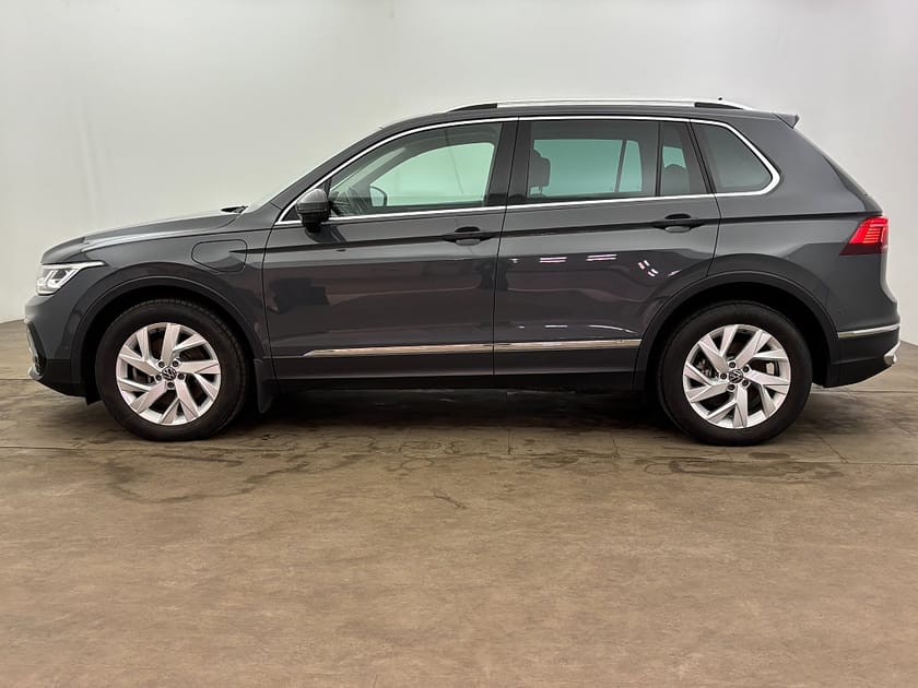 Bild 3 av Volkswagen Tiguan eHybrid 1.4 TSI 245hk Elegance Backkamera Drag Navi