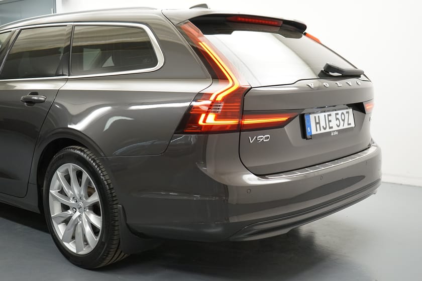 Bild 3 av Volvo V90 B4 Bensin Momentum Advanced SE, HarmanKardon PremiumSound, Dragkrok